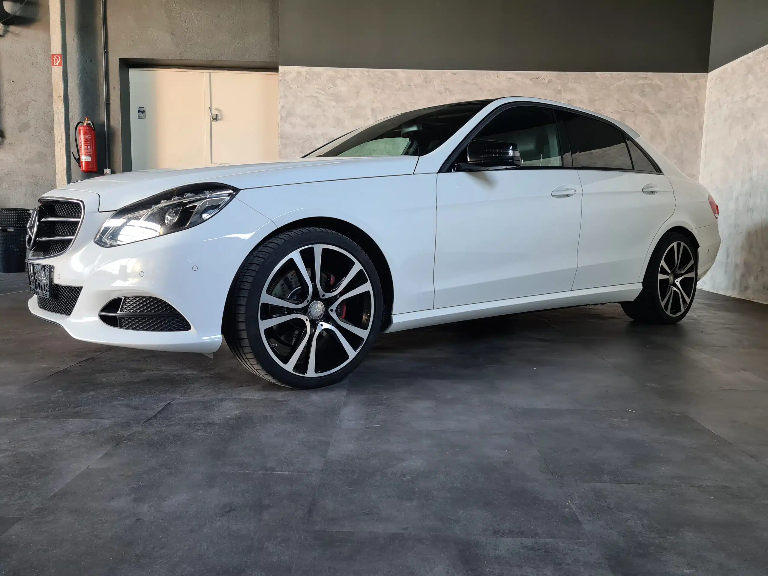 Car&CleanCenter Andernach - aufbereiteter Mercedes mit Innenraum-Reinigung.