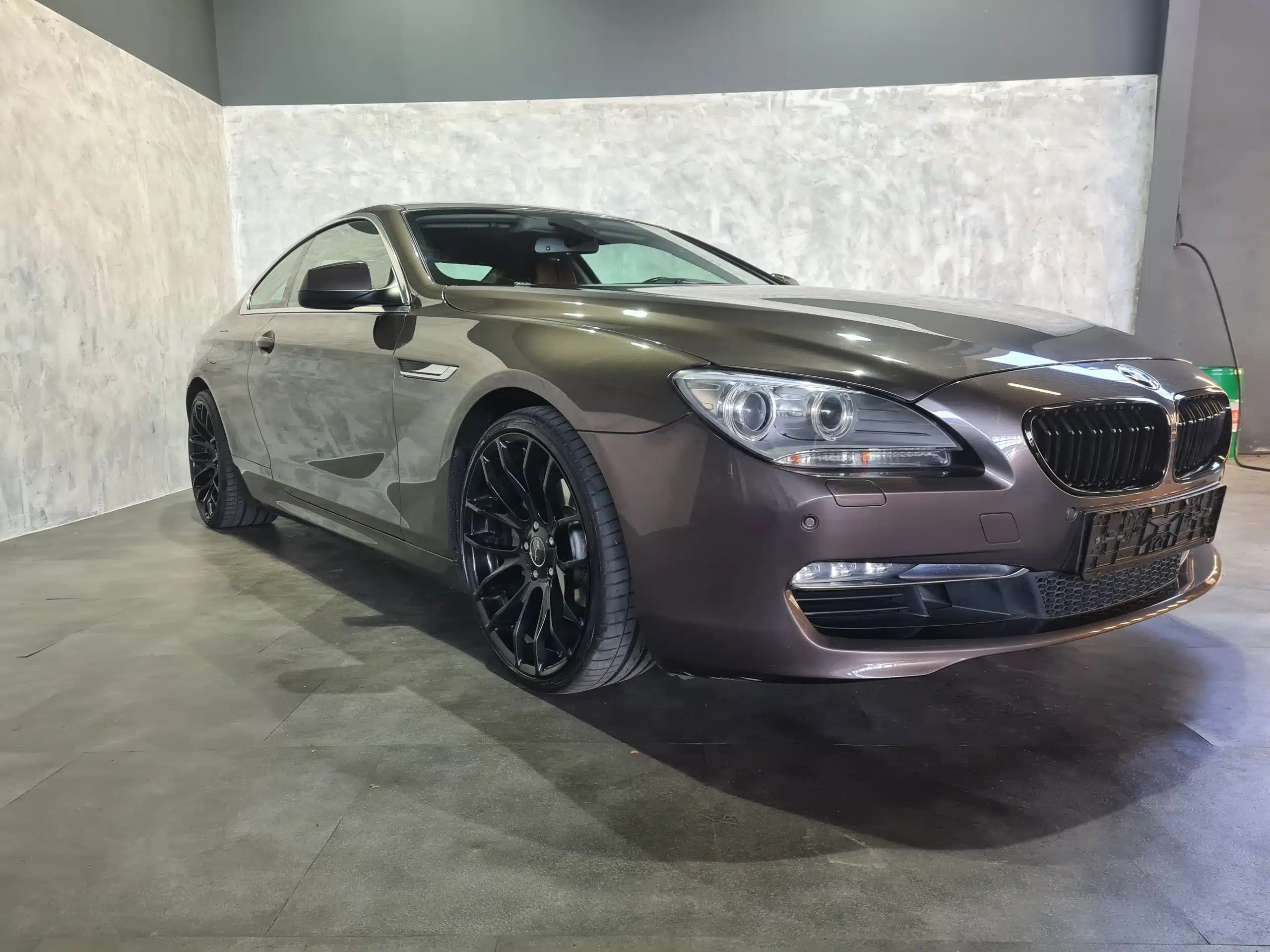 Bronze brauner Mercedes - perfekt aufbereitet durch Car&CleanCenter Andernach