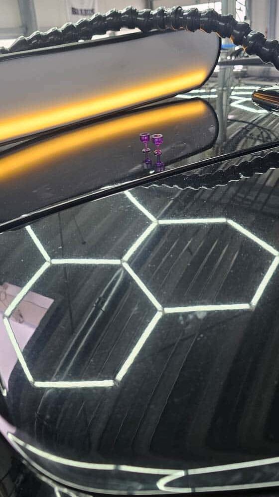 Fahrzeugaufbereitung Andernach - Lackaufbereitung auf schwarzem Auto